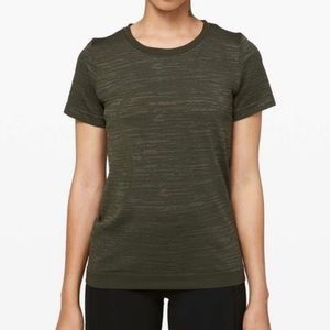 Lululemon Swiftly Tech Short Sleeve Shirt (Size 6)
